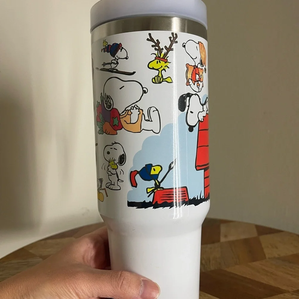 Peanuts Snoopy 40 oz TUMBLER friends Christmas Brand new 40oz TUMBLER double wal